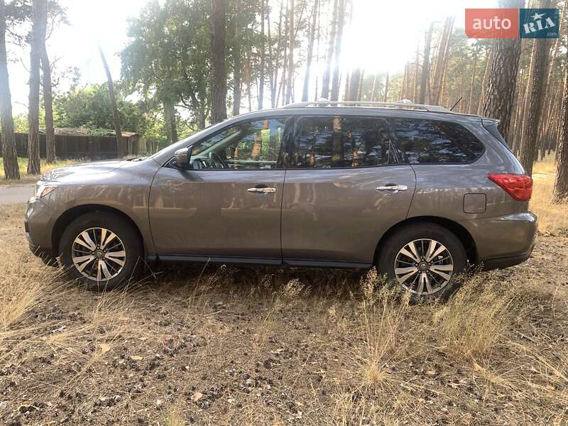 Позашляховик / Кросовер Nissan Pathfinder 2018 в Чернігові фото 9 Позашляховик / Кросовер Nissan Pathfinder 2018 в Чернігові