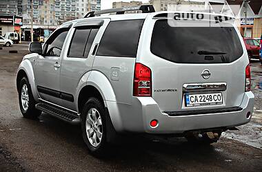 Внедорожник / Кроссовер Nissan Pathfinder 2007 в Черкассах