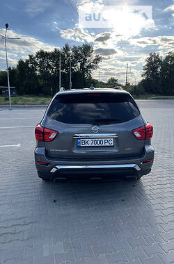 Позашляховик / Кросовер Nissan Pathfinder 2019 в 