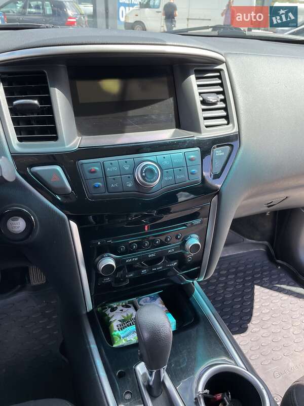 Позашляховик / Кросовер Nissan Pathfinder 2016 в Дніпрі