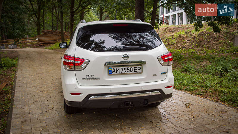 Внедорожник / Кроссовер Nissan Pathfinder 2014 в Житомире