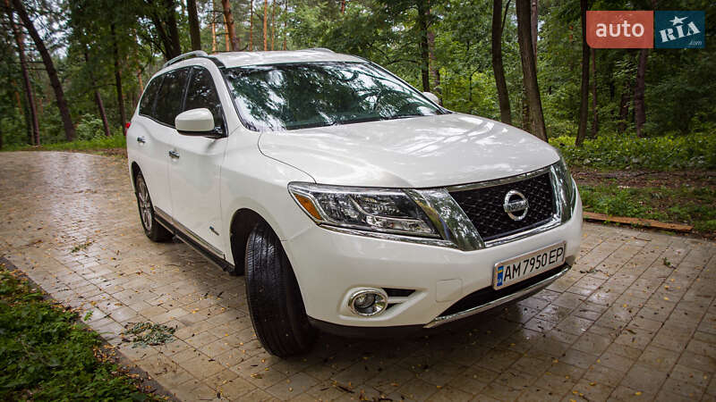 Внедорожник / Кроссовер Nissan Pathfinder 2014 в Житомире