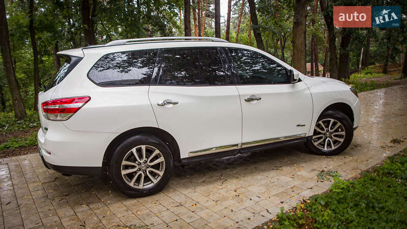 Внедорожник / Кроссовер Nissan Pathfinder 2014 в Житомире