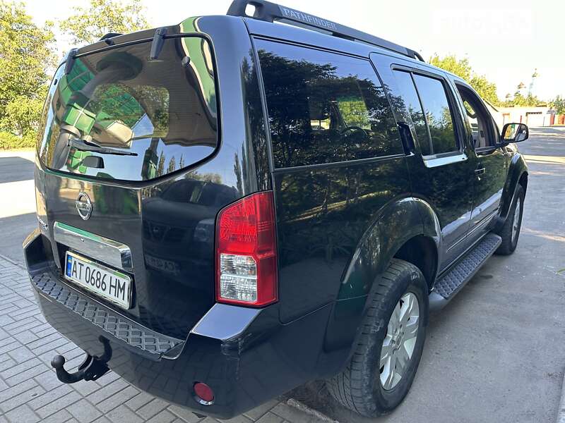Позашляховик / Кросовер Nissan Pathfinder 2006 в Слов'янську