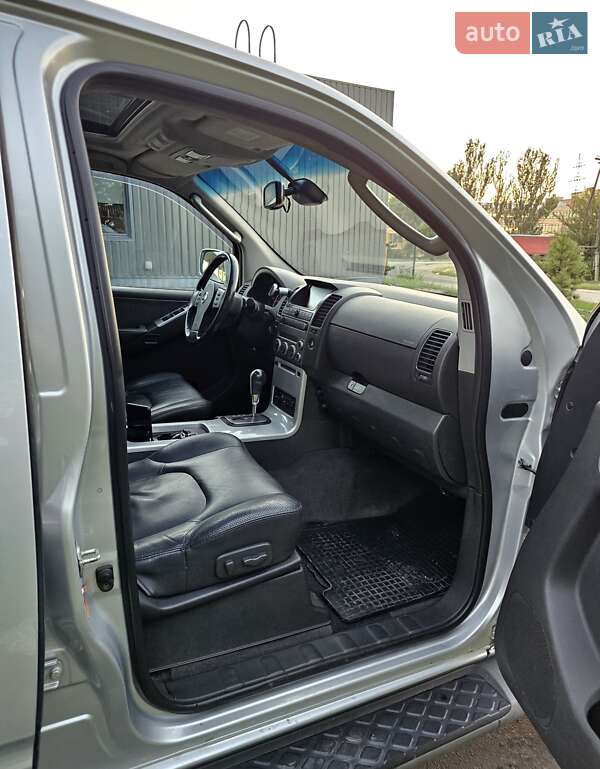 Внедорожник / Кроссовер Nissan Pathfinder 2006 в Александрие фото 18 Внедорожник / Кроссовер Nissan Pathfinder 2006 в Александрие