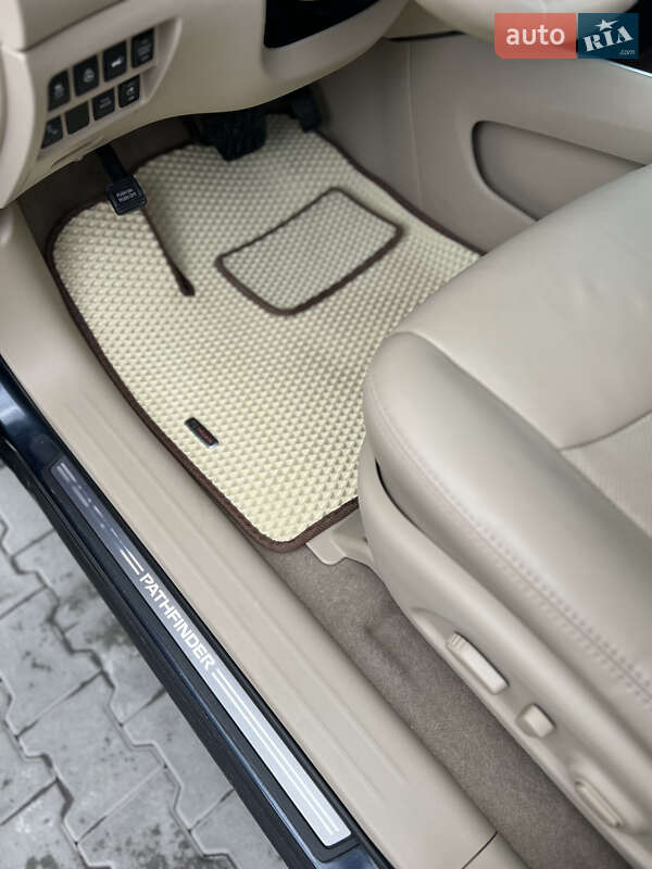 Внедорожник / Кроссовер Nissan Pathfinder 2015 в Тернополе