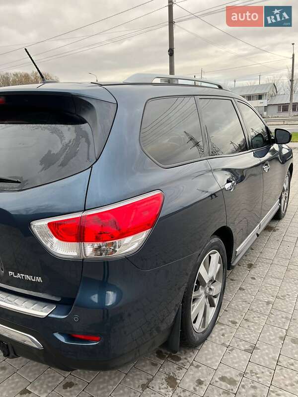 Внедорожник / Кроссовер Nissan Pathfinder 2015 в Тернополе