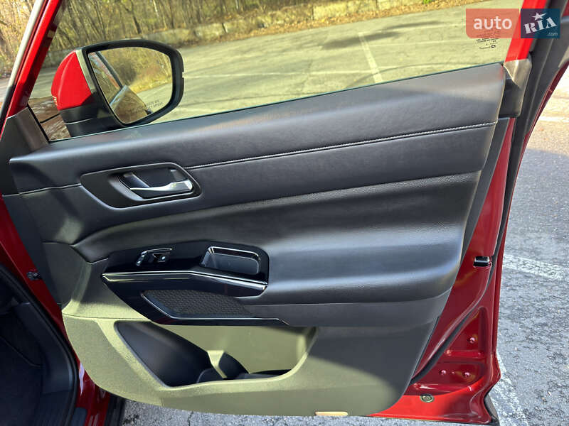 Внедорожник / Кроссовер Nissan Pathfinder 2022 в Полтаве