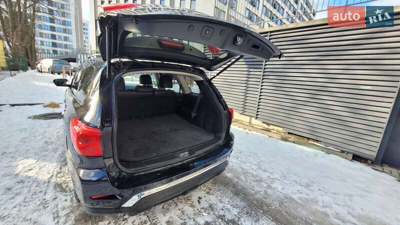 Внедорожник / Кроссовер Nissan Pathfinder 2017 в Львове