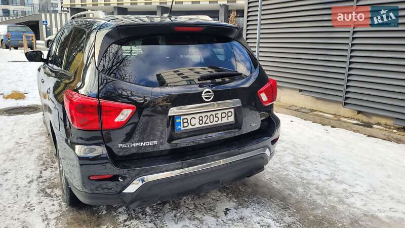Внедорожник / Кроссовер Nissan Pathfinder 2017 в Львове