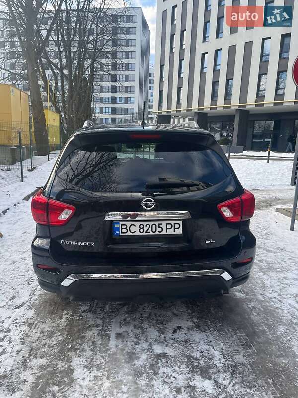 Внедорожник / Кроссовер Nissan Pathfinder 2017 в Львове