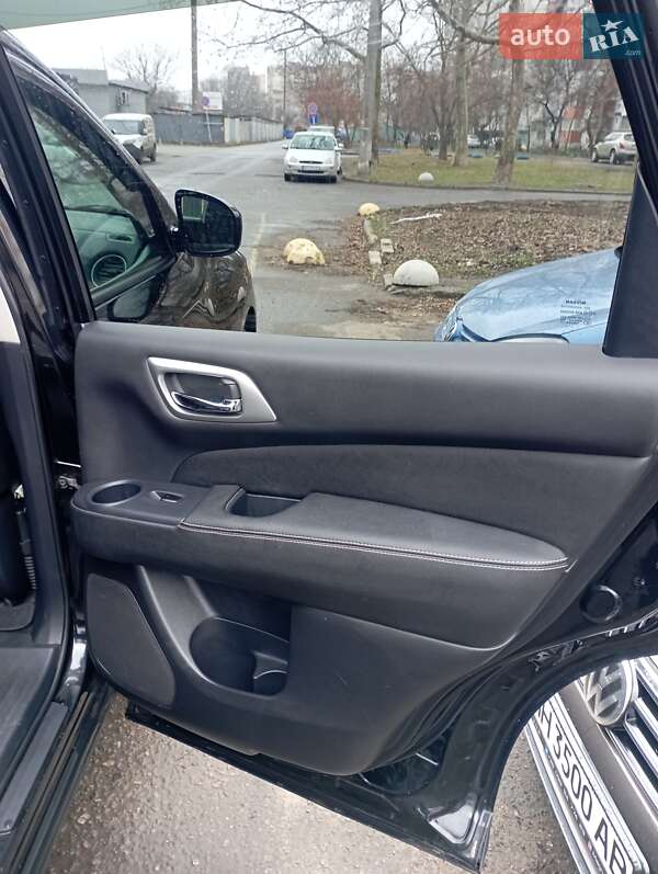 Позашляховик / Кросовер Nissan Pathfinder 2015 в Одесі