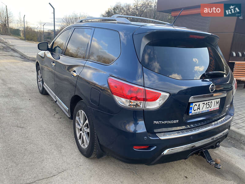 Позашляховик / Кросовер Nissan Pathfinder 2014 в Умані