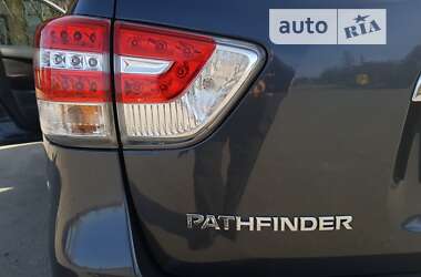 Внедорожник / Кроссовер Nissan Pathfinder 2013 в Харькове