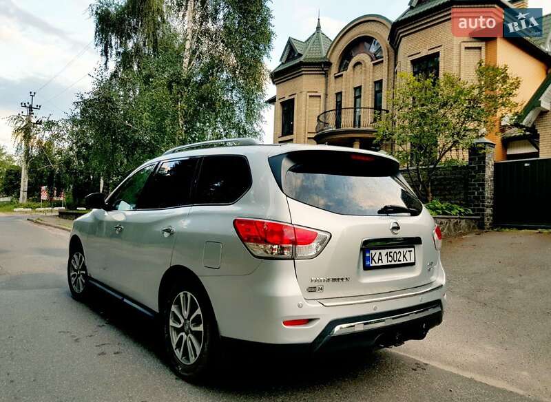 Внедорожник / Кроссовер Nissan Pathfinder 2015 в Киеве
