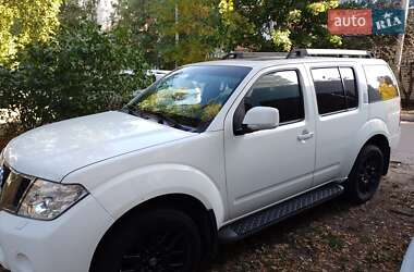 Внедорожник / Кроссовер Nissan Pathfinder 2010 в Харькове