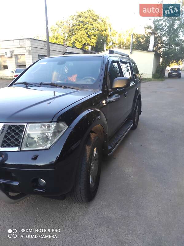 Позашляховик / Кросовер Nissan Pathfinder 2005 в Броварах