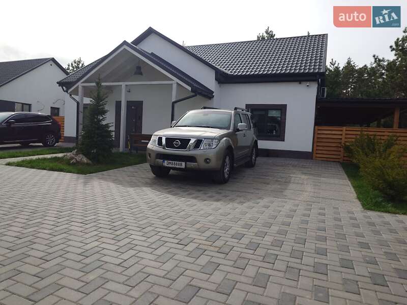 Внедорожник / Кроссовер Nissan Pathfinder 2010 в Киеве