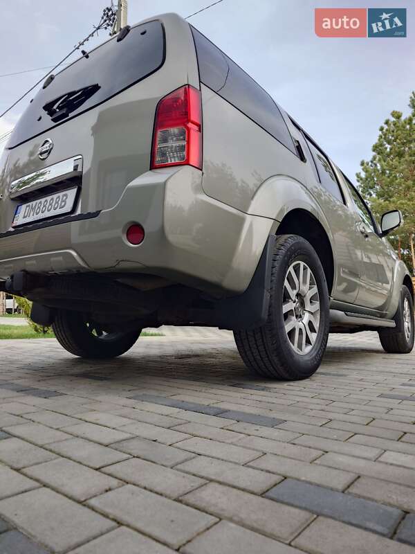 Внедорожник / Кроссовер Nissan Pathfinder 2010 в Киеве