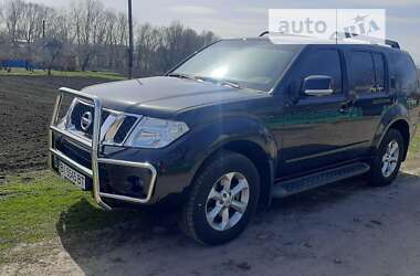 Позашляховик / Кросовер Nissan Pathfinder 2012 в Полтаві