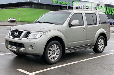 Внедорожник / Кроссовер Nissan Pathfinder 2011 в Киеве