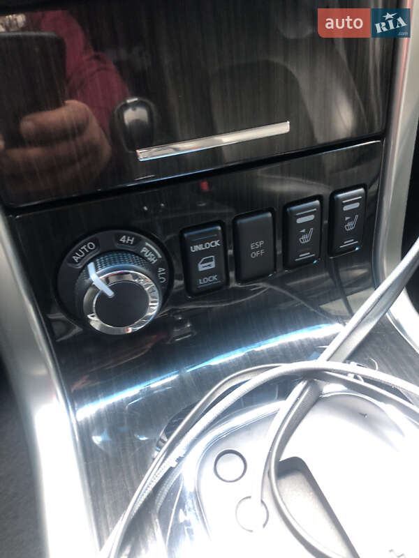 Позашляховик / Кросовер Nissan Pathfinder 2011 в Києві
