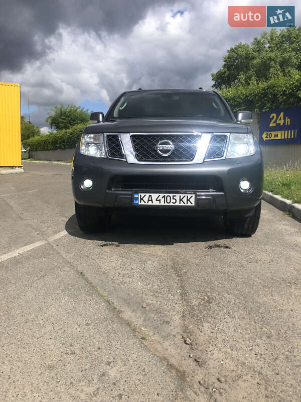 Позашляховик / Кросовер Nissan Pathfinder 2011 в Києві