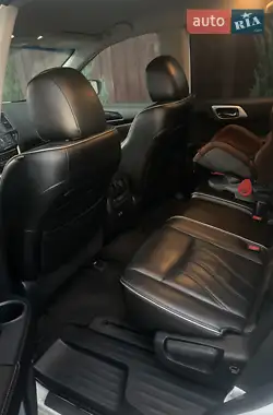 Nissan Pathfinder 2019