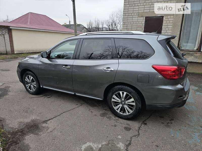 Внедорожник / Кроссовер Nissan Pathfinder 2017 в Черкассах фото 6 Внедорожник / Кроссовер Nissan Pathfinder 2017 в Черкассах