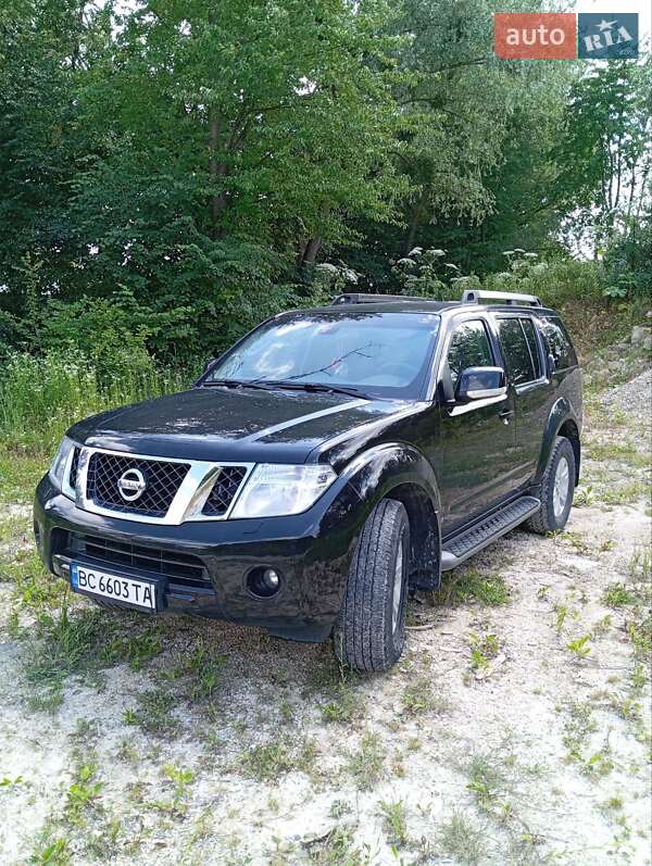 Внедорожник / Кроссовер Nissan Pathfinder 2011 в Львове