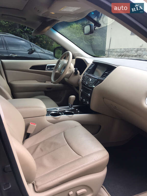 Позашляховик / Кросовер Nissan Pathfinder 2013 в Києві