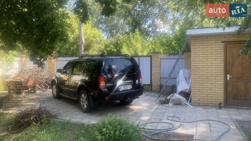 Позашляховик / Кросовер Nissan Pathfinder 2006 в Полтаві