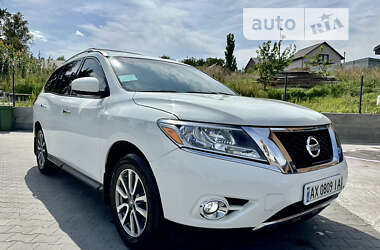 Внедорожник / Кроссовер Nissan Pathfinder 2015 в Киеве