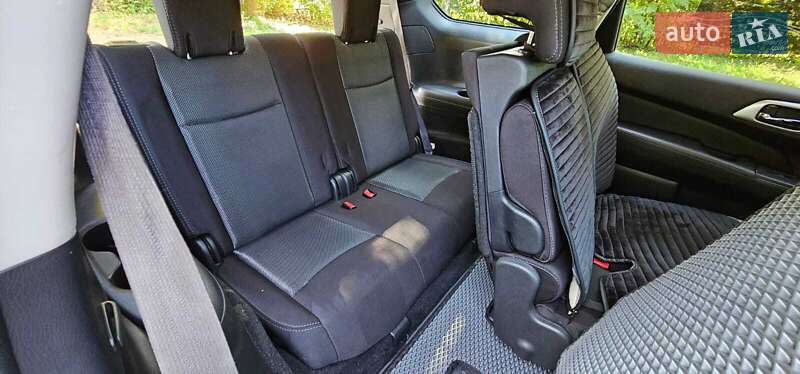 Позашляховик / Кросовер Nissan Pathfinder 2018 в Звягелі