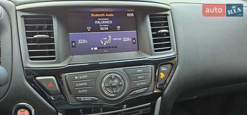 Позашляховик / Кросовер Nissan Pathfinder 2018 в Звягелі