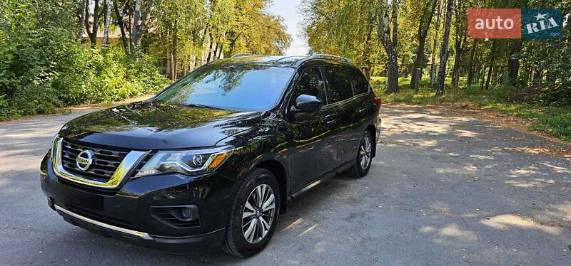 Позашляховик / Кросовер Nissan Pathfinder 2018 в Звягелі