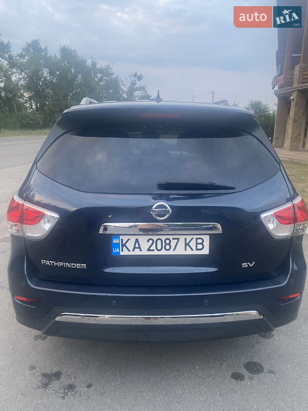 Внедорожник / Кроссовер Nissan Pathfinder 2015 в Макарове