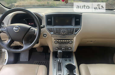 Позашляховик / Кросовер Nissan Pathfinder 2016 в Кривому Розі