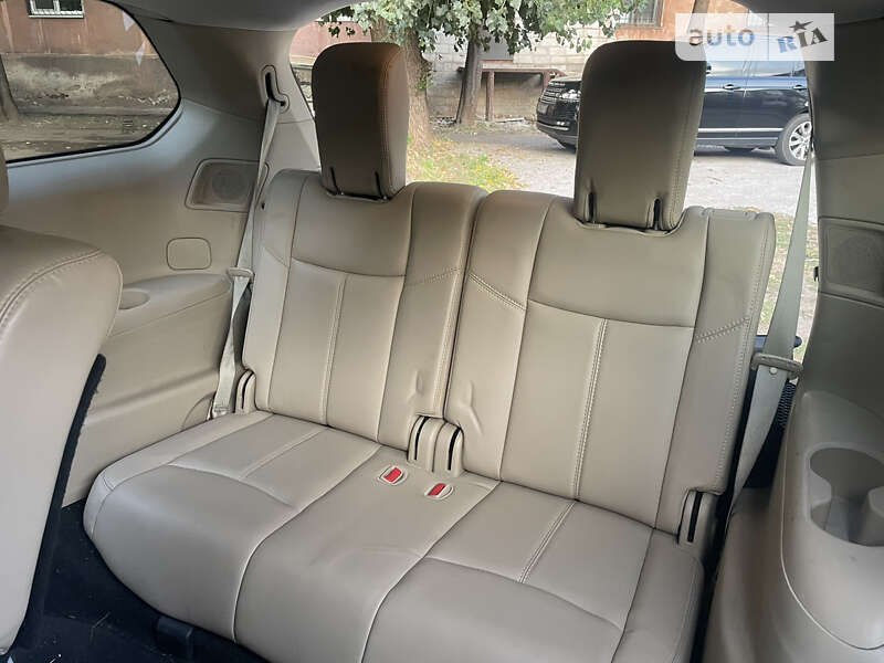 Внедорожник / Кроссовер Nissan Pathfinder 2016 в Кривом Роге