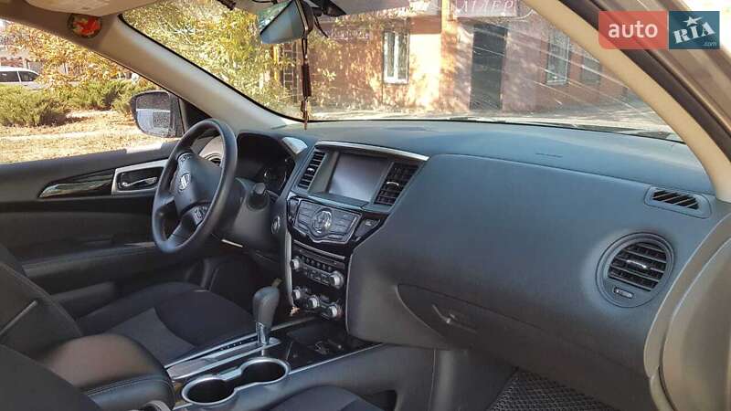 Внедорожник / Кроссовер Nissan Pathfinder 2018 в Харькове фото 9 Внедорожник / Кроссовер Nissan Pathfinder 2018 в Харькове