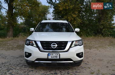 Внедорожник / Кроссовер Nissan Pathfinder 2016 в 