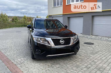 Позашляховик / Кросовер Nissan Pathfinder 2015 в Івано-Франківську