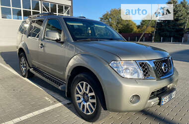 Nissan Pathfinder 2011