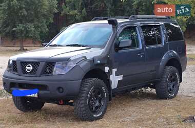 Внедорожник / Кроссовер Nissan Pathfinder 2005 в Черкассах