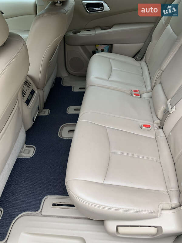 Внедорожник / Кроссовер Nissan Pathfinder 2013 в Киеве