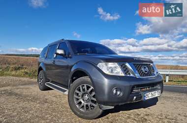 Nissan Pathfinder 2011