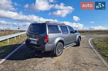 Внедорожник / Кроссовер Nissan Pathfinder 2011 в Городке