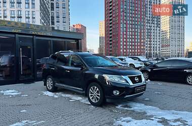 Внедорожник / Кроссовер Nissan Pathfinder 2012 в Киеве