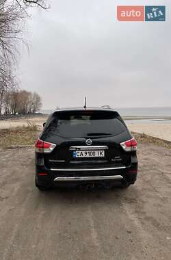 Позашляховик / Кросовер Nissan Pathfinder 2014 в Черкасах