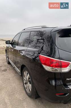 Позашляховик / Кросовер Nissan Pathfinder 2014 в Черкасах